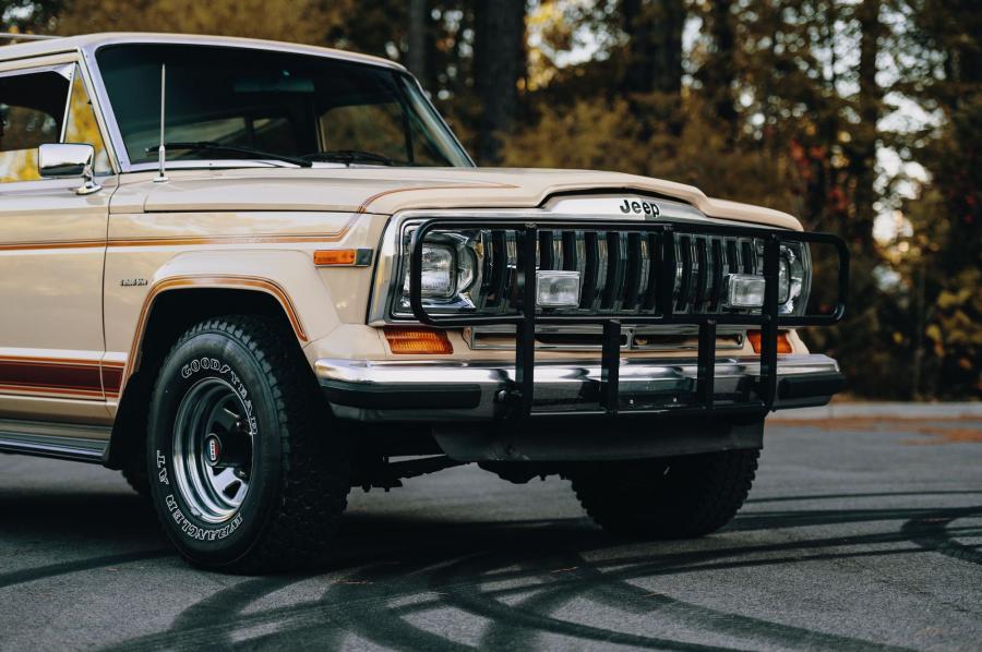 Детали экстерьера Jeep Cherokee Laredo (SJ) 1983 года  (фото 14 из 78)